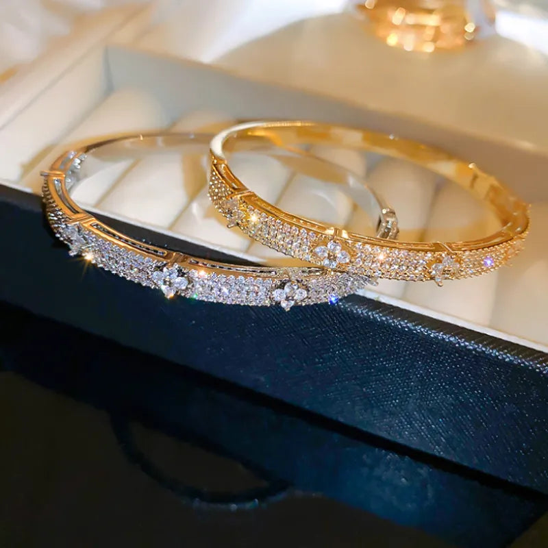 Elegant Zircon Flower Bracelet