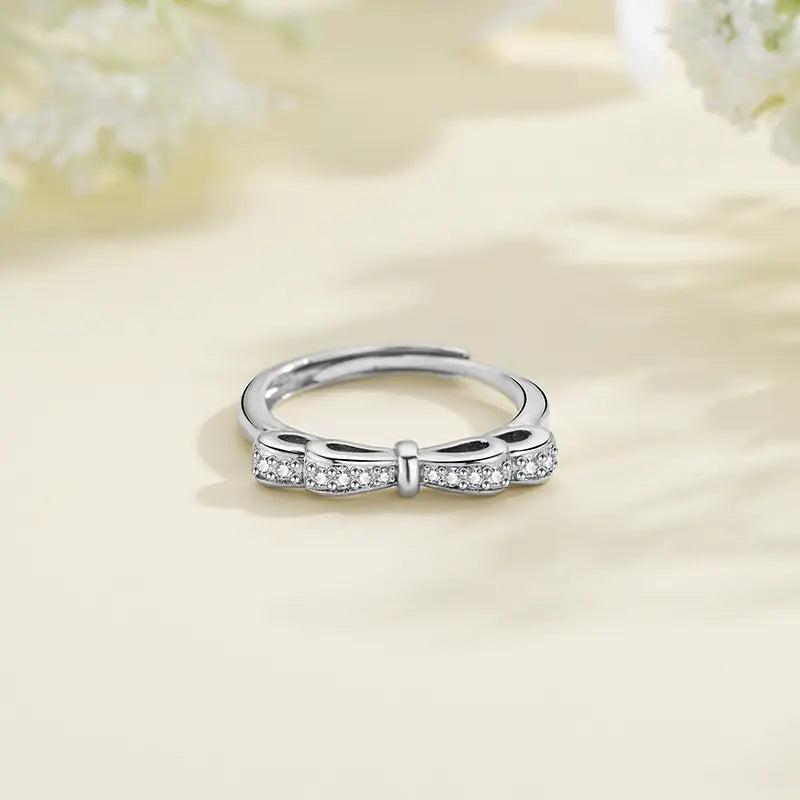 Light Luxury Women's Bow Ring with Unique Design